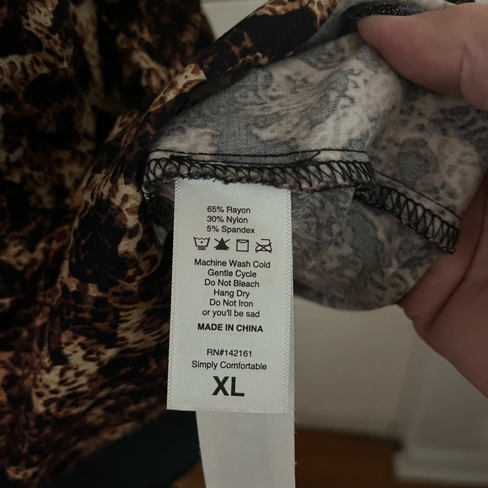 LuLaRoe sleeveless top - Picture 2 of 2